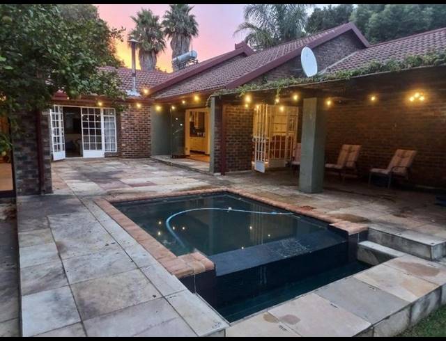 3 BEDROOM HOUSE FOR SALE IN VANDERBIJLPARK SW 5